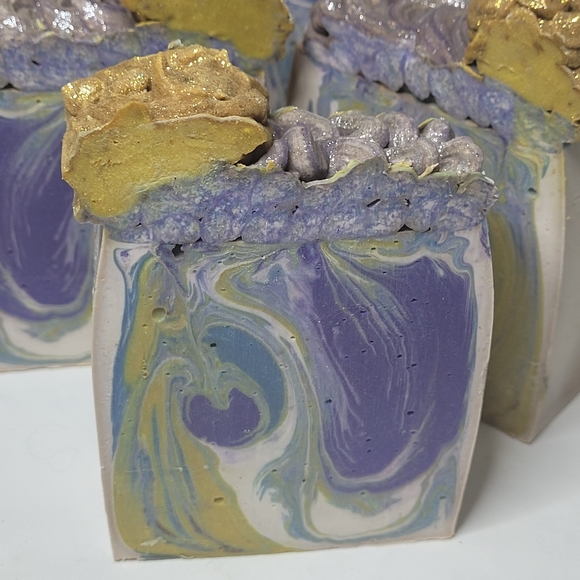 Frankincense and myrrh scented handmade 2 soap bars - Picture 6 of 9